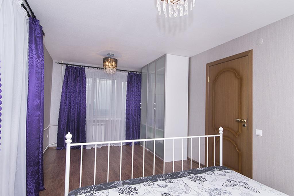 Apartment On Lunacharskogo Ekaterinburg Bilik gambar